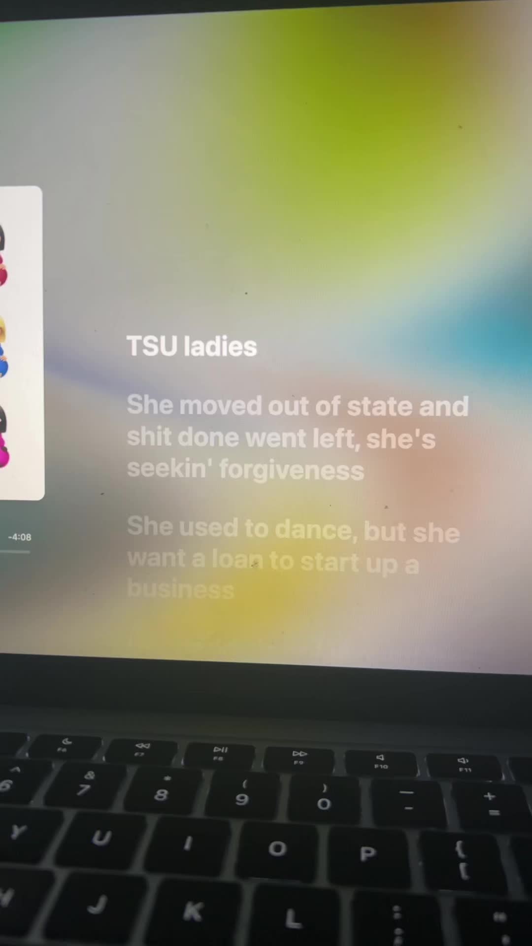 @🎧