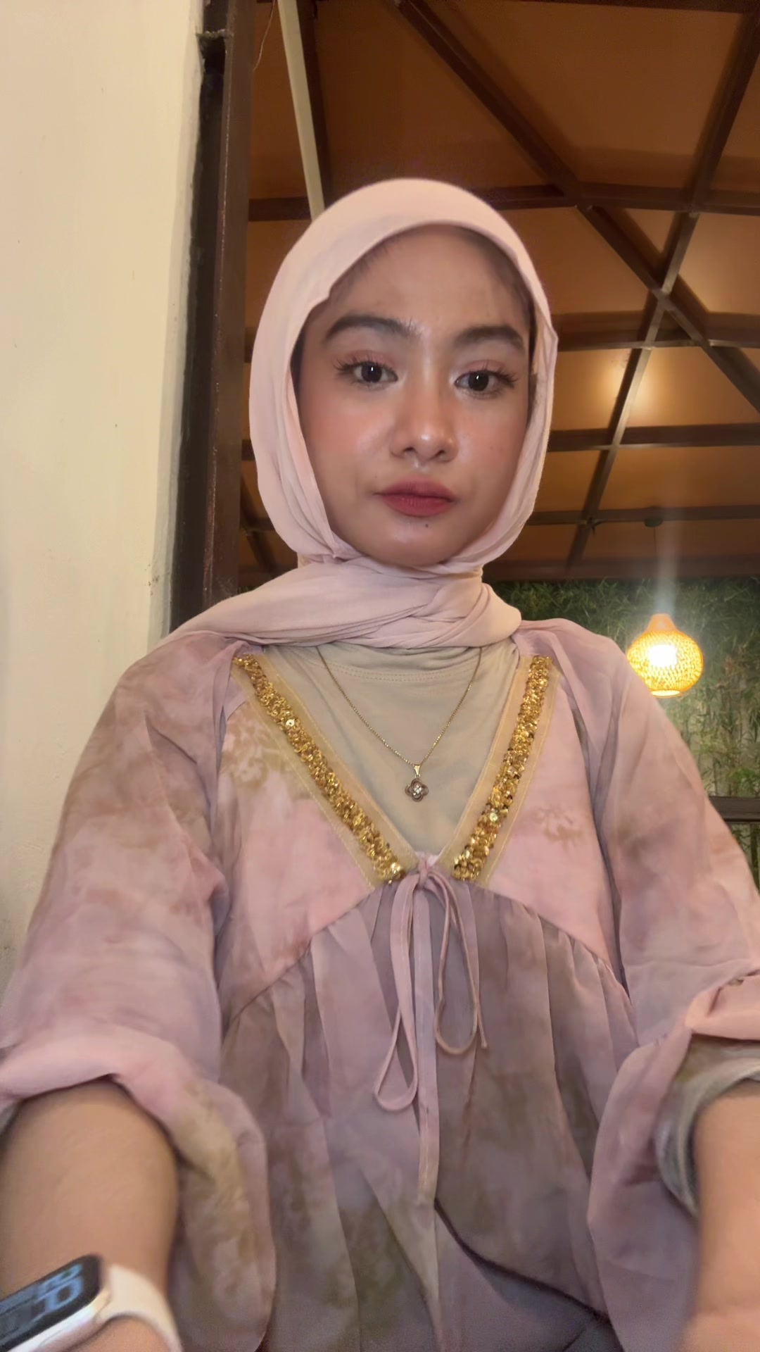 @Bella