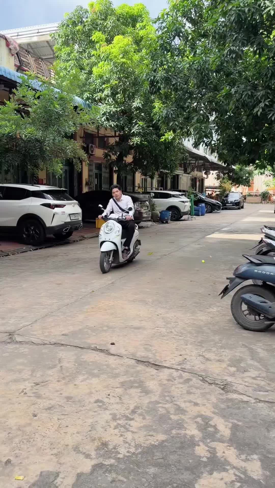 @ពូណុយ- រឿងកំប្លែង