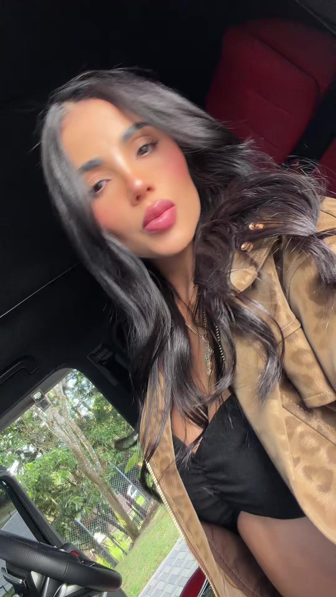 @Karina García