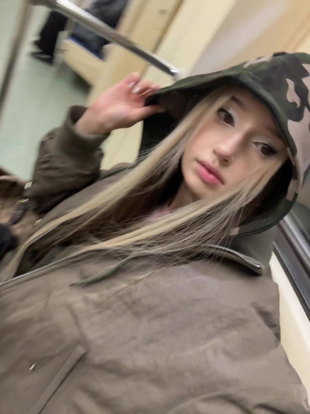 @Пчела