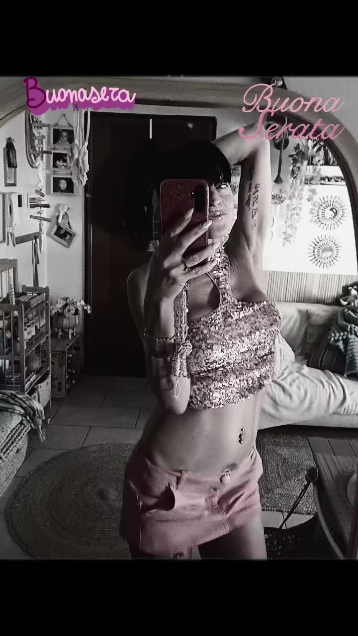 @Lara Fierro pink