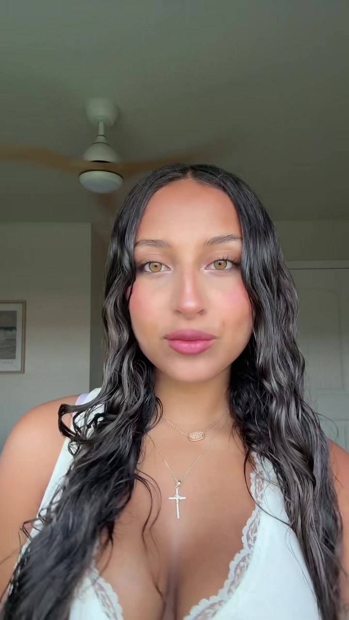 @baddieanamamiana