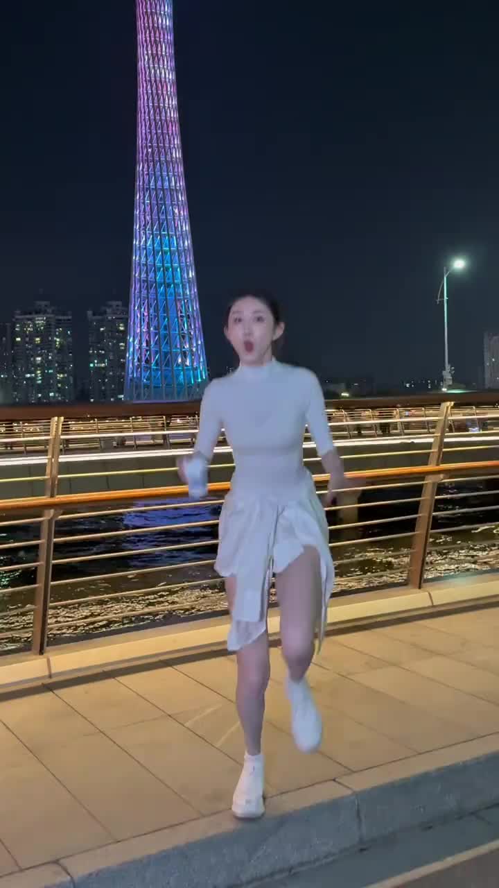 @Sally 雪莉 大笑笑