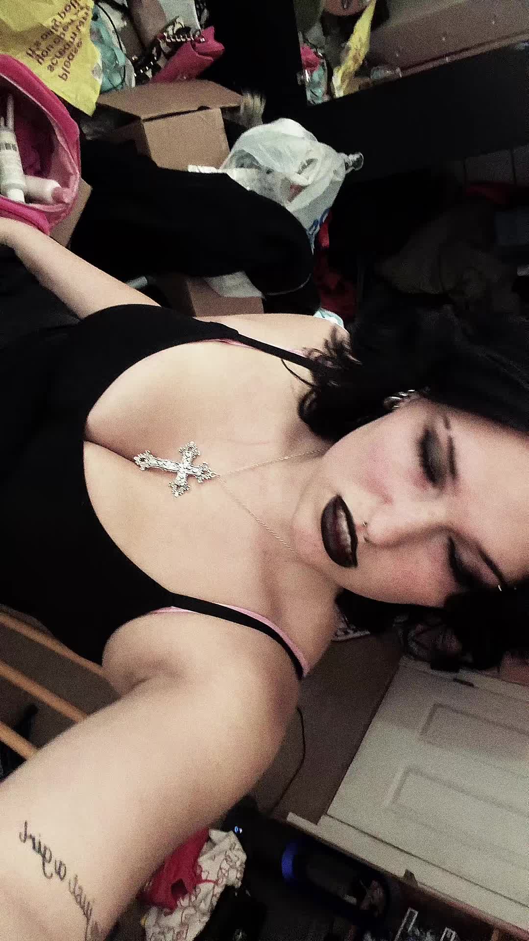 @G0TH.G1RL.007