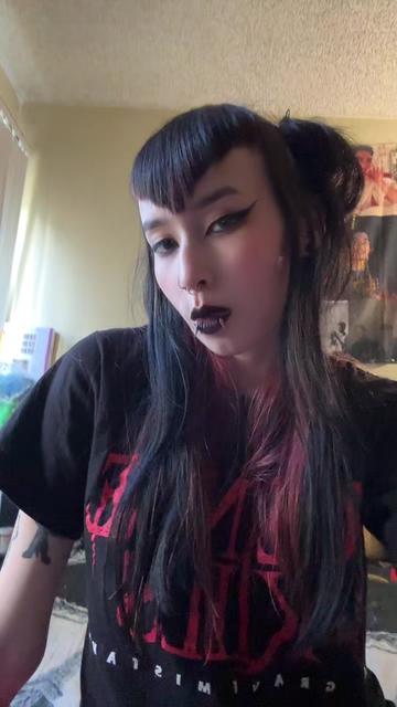 @Vampira