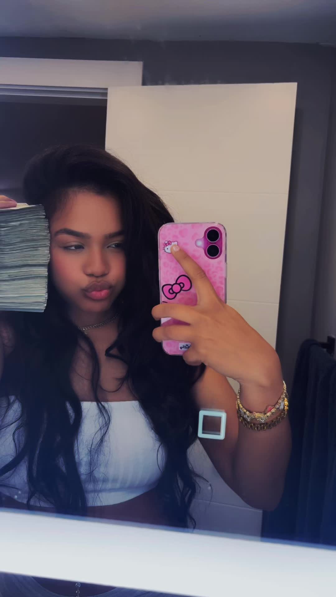 @honeyy.xx