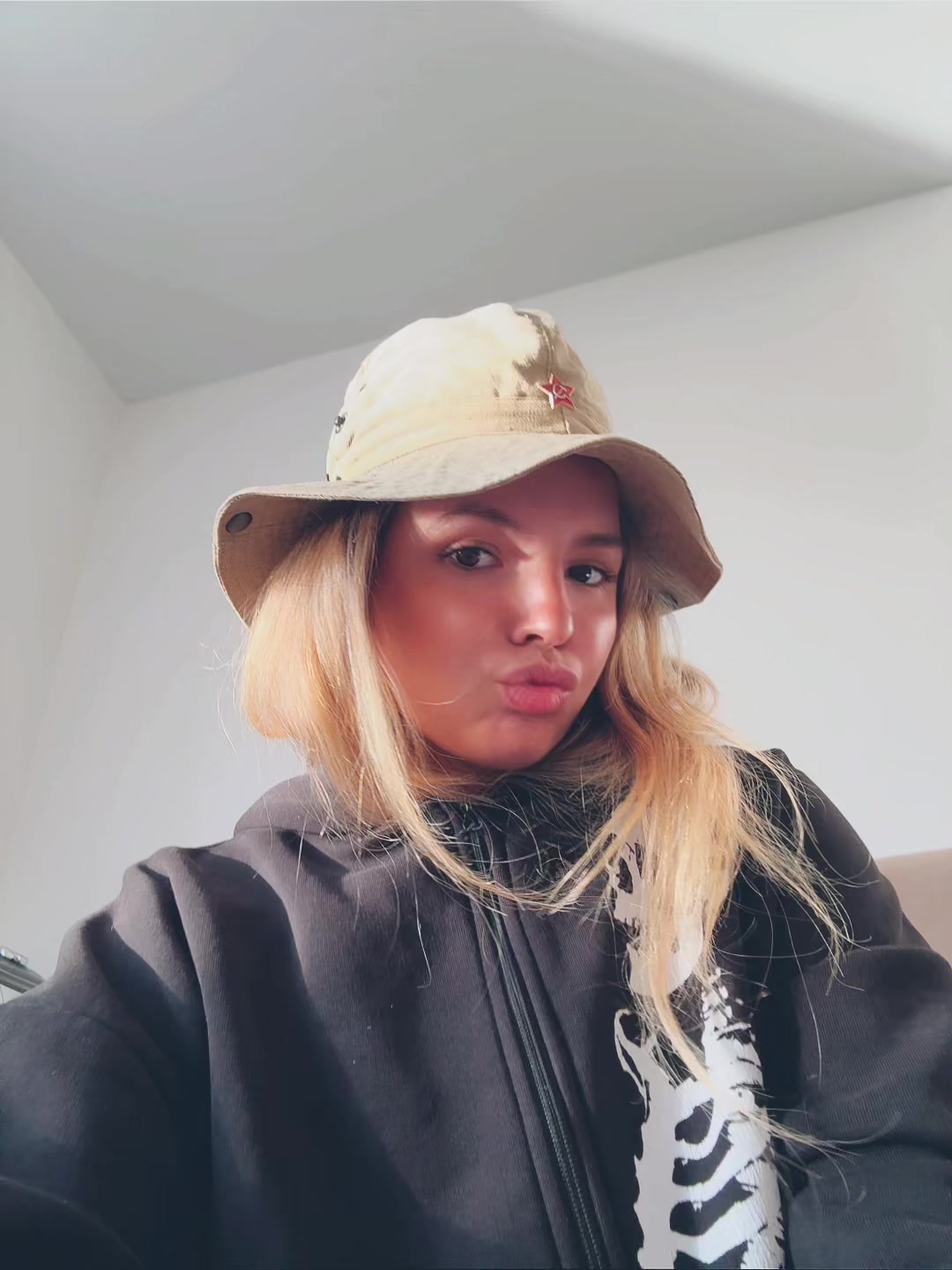 @Yana🦋
