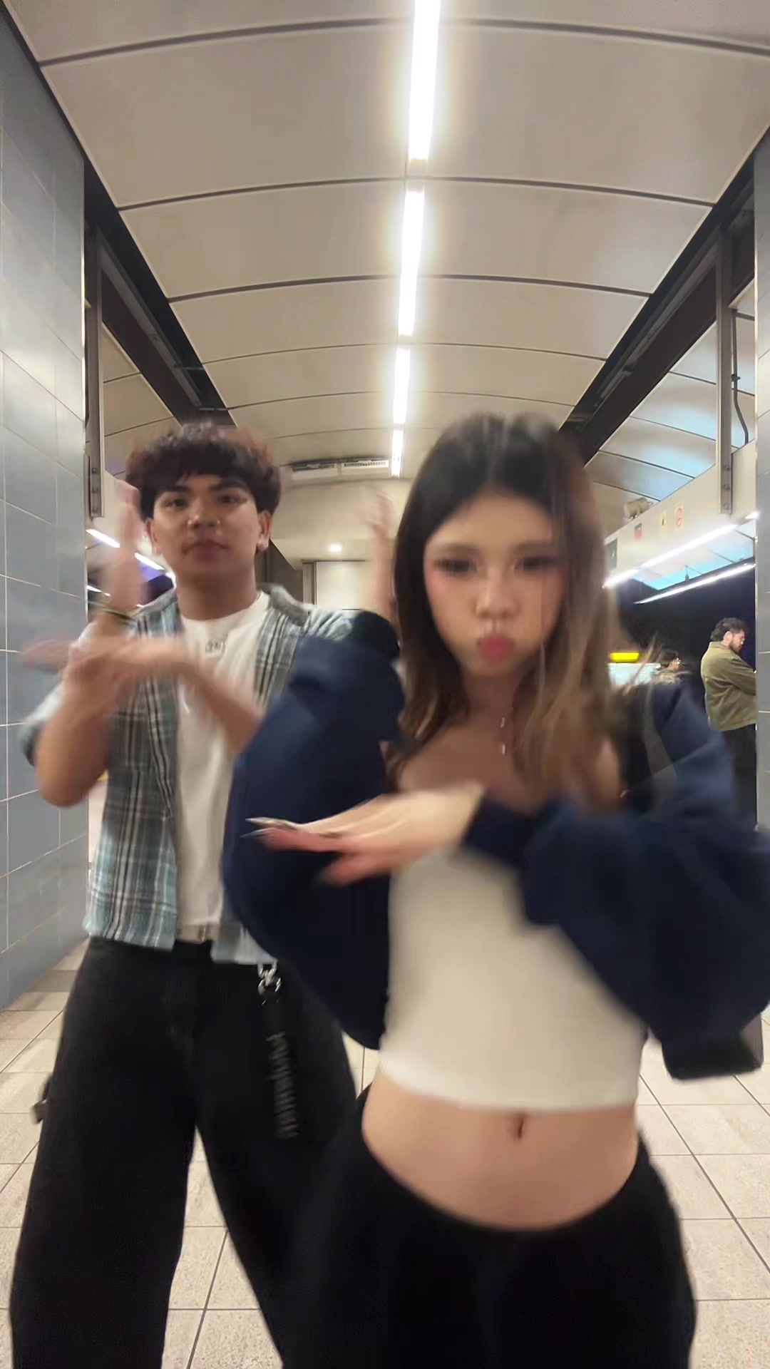 @CHLOE C