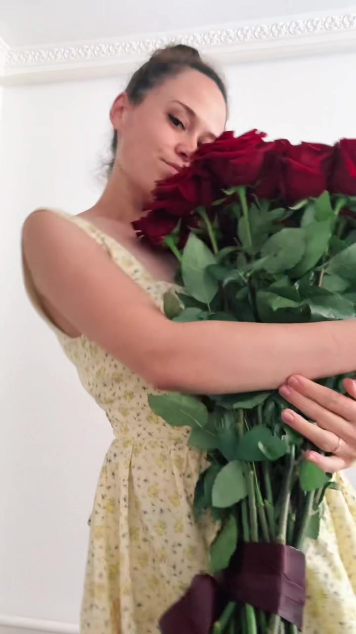 @Elena Bujenita
