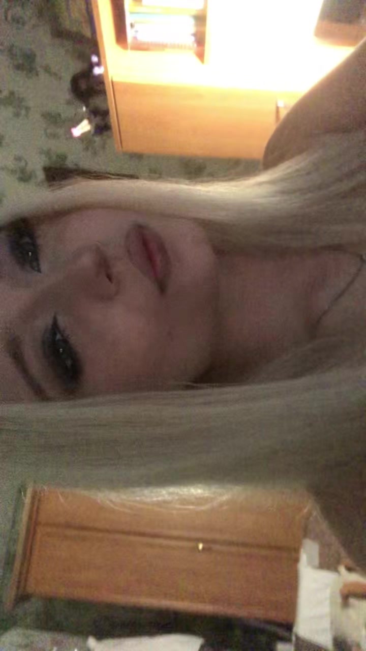 @аняяя
