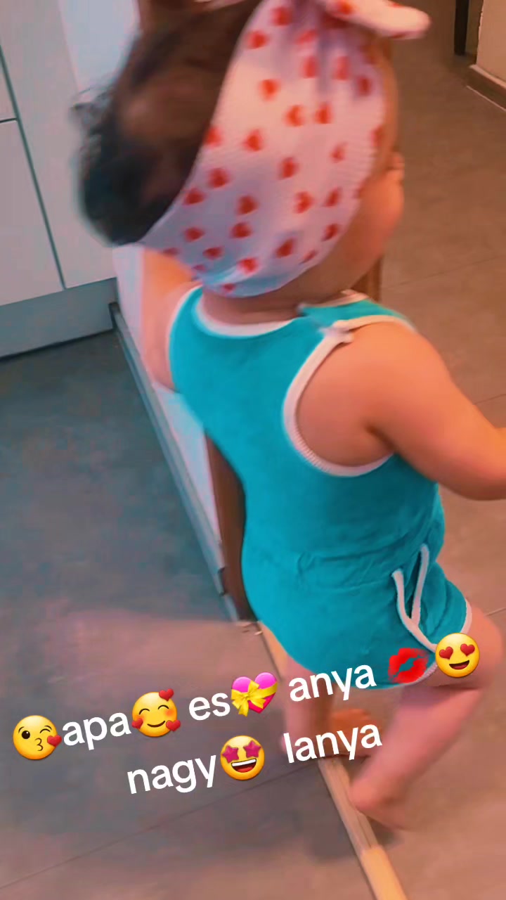 @tűndi &eacute;s Ernőke  😘szeretlek