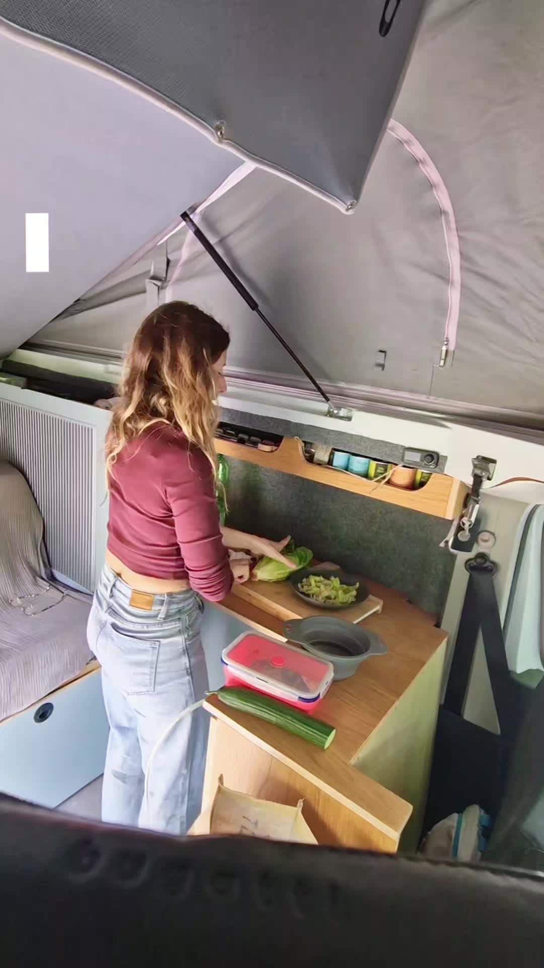 @Yvi ☀️ | Solo Vanlife 🚐