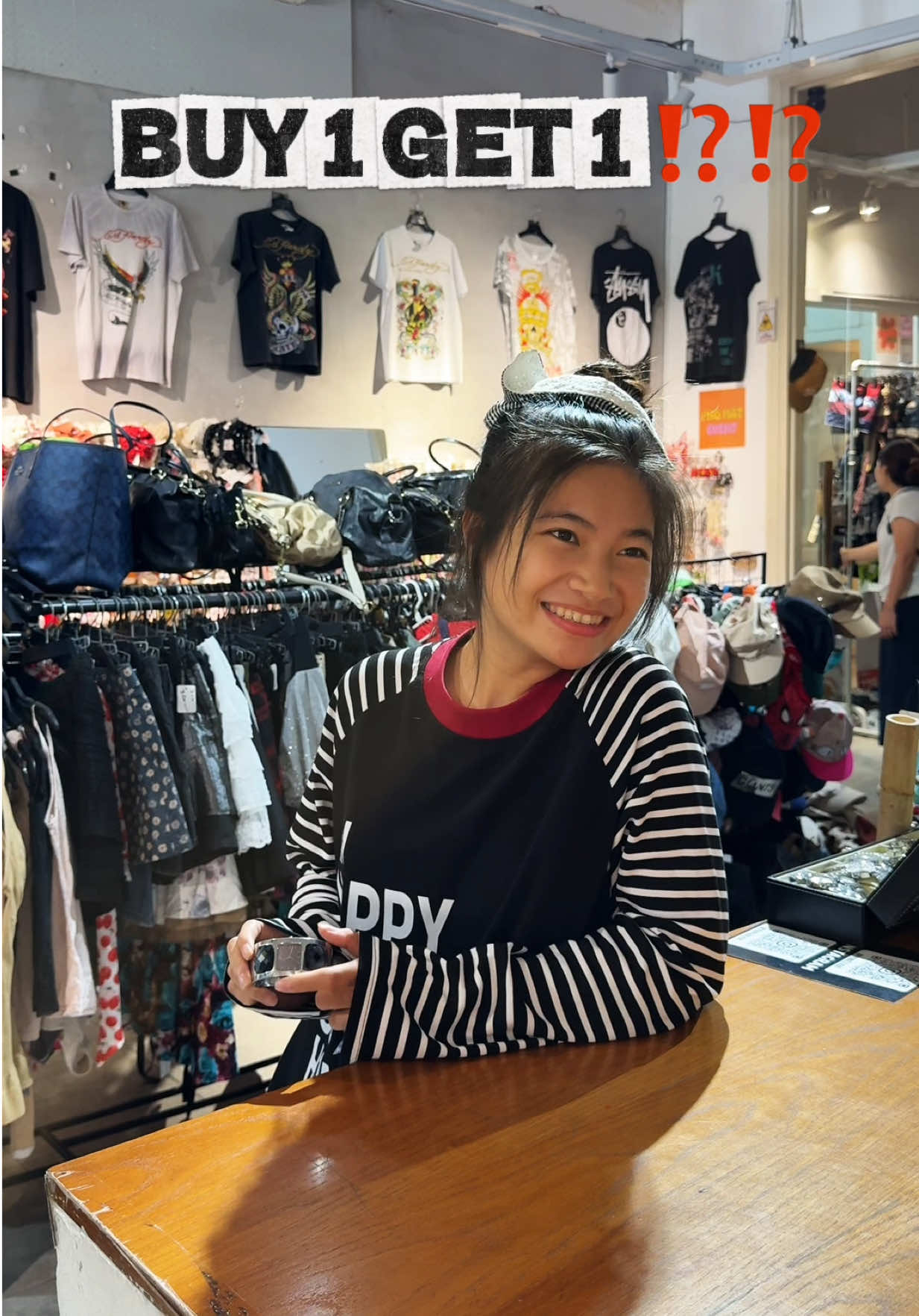 @Trái Phải Event Thrift & Local