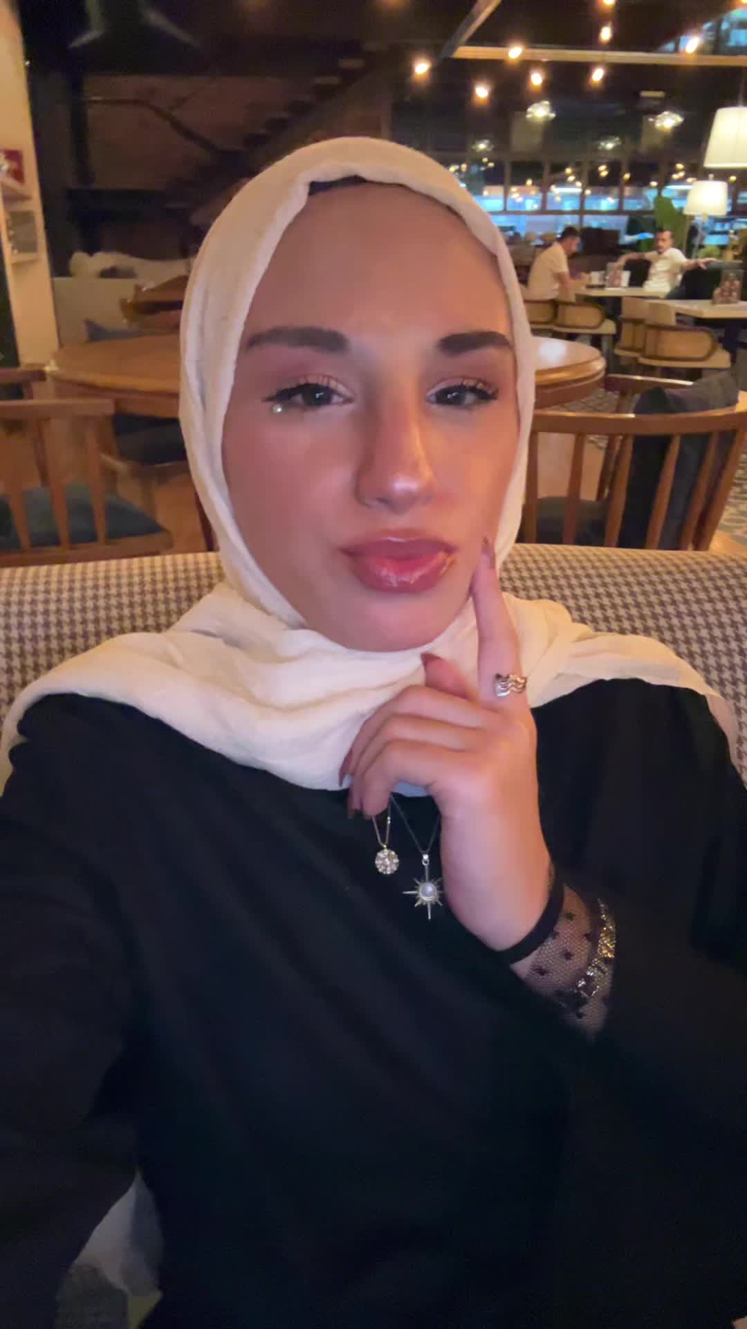 @زينب