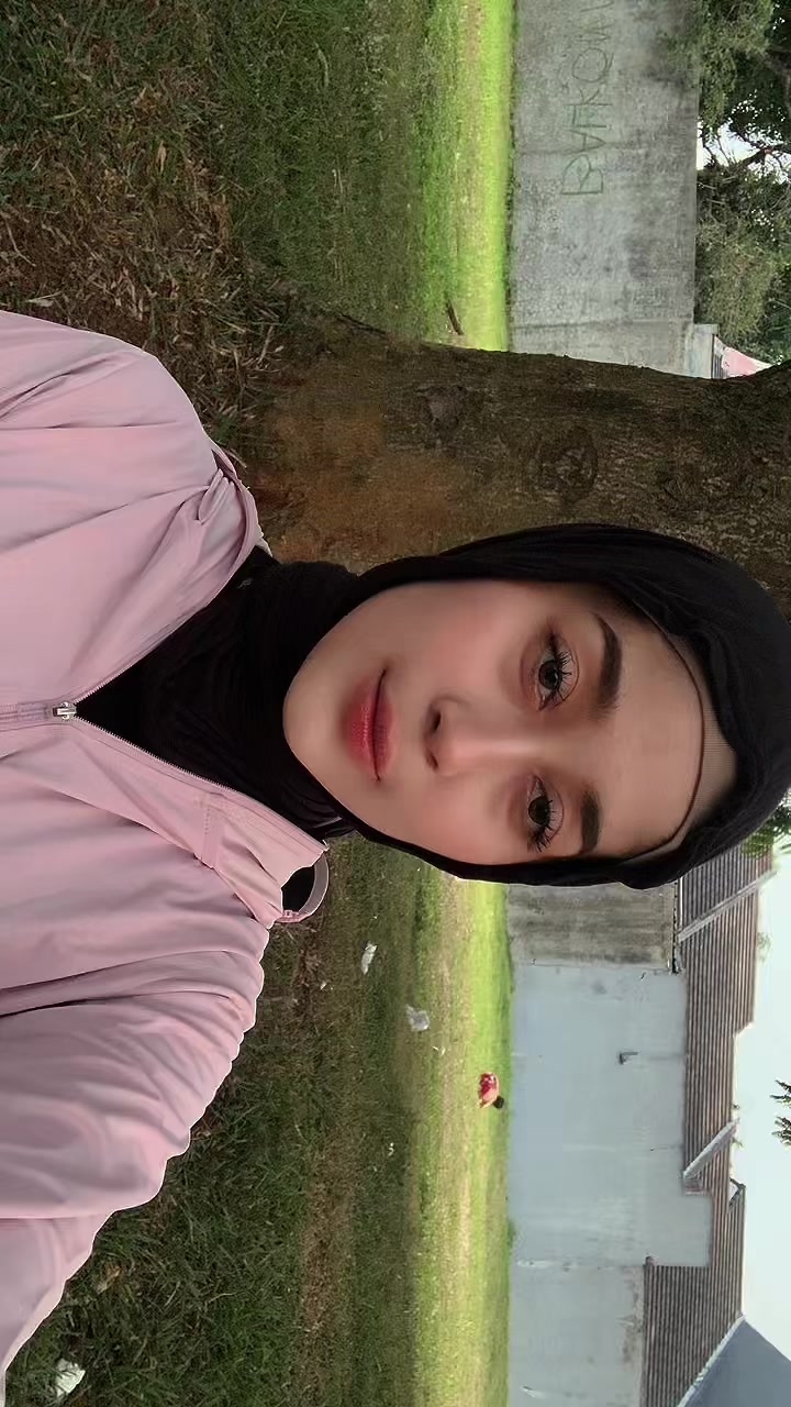 @Silvia Andrianiii
