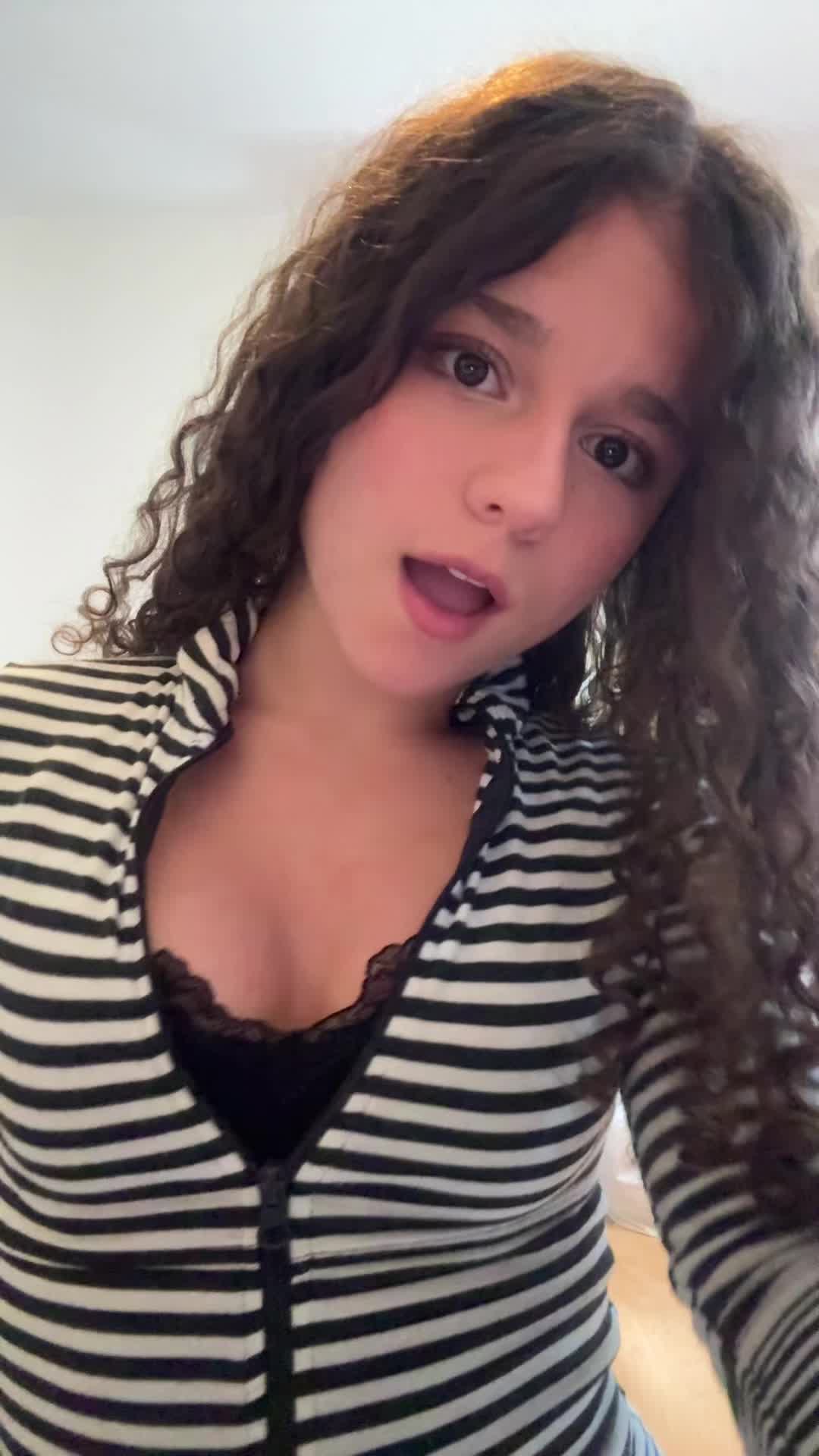 @🦄