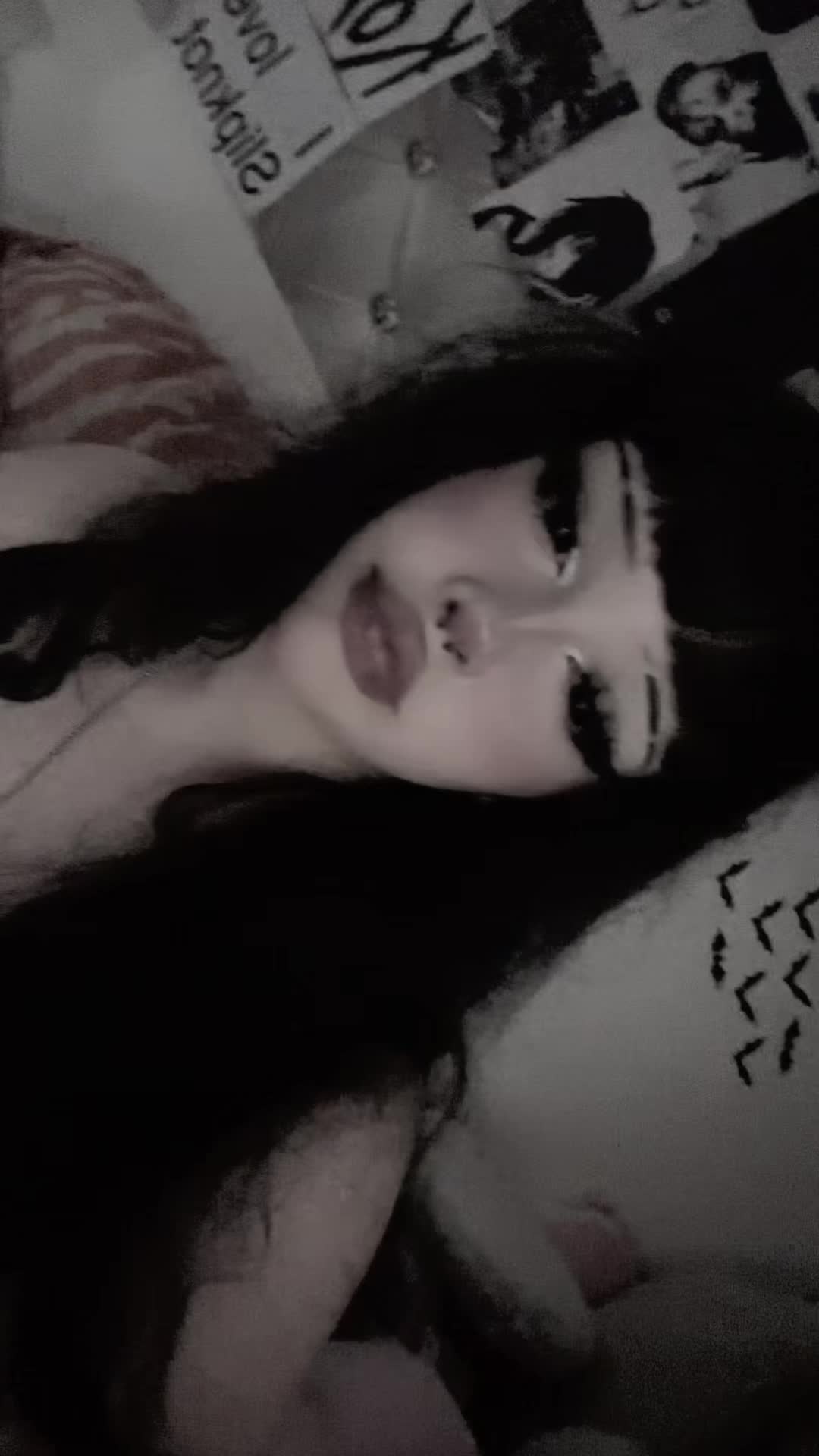 @𖤐