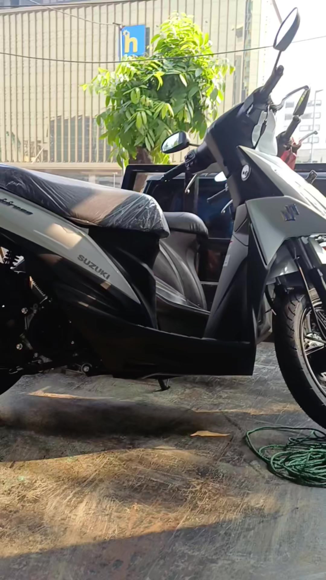 @suzuki hayam wuruk