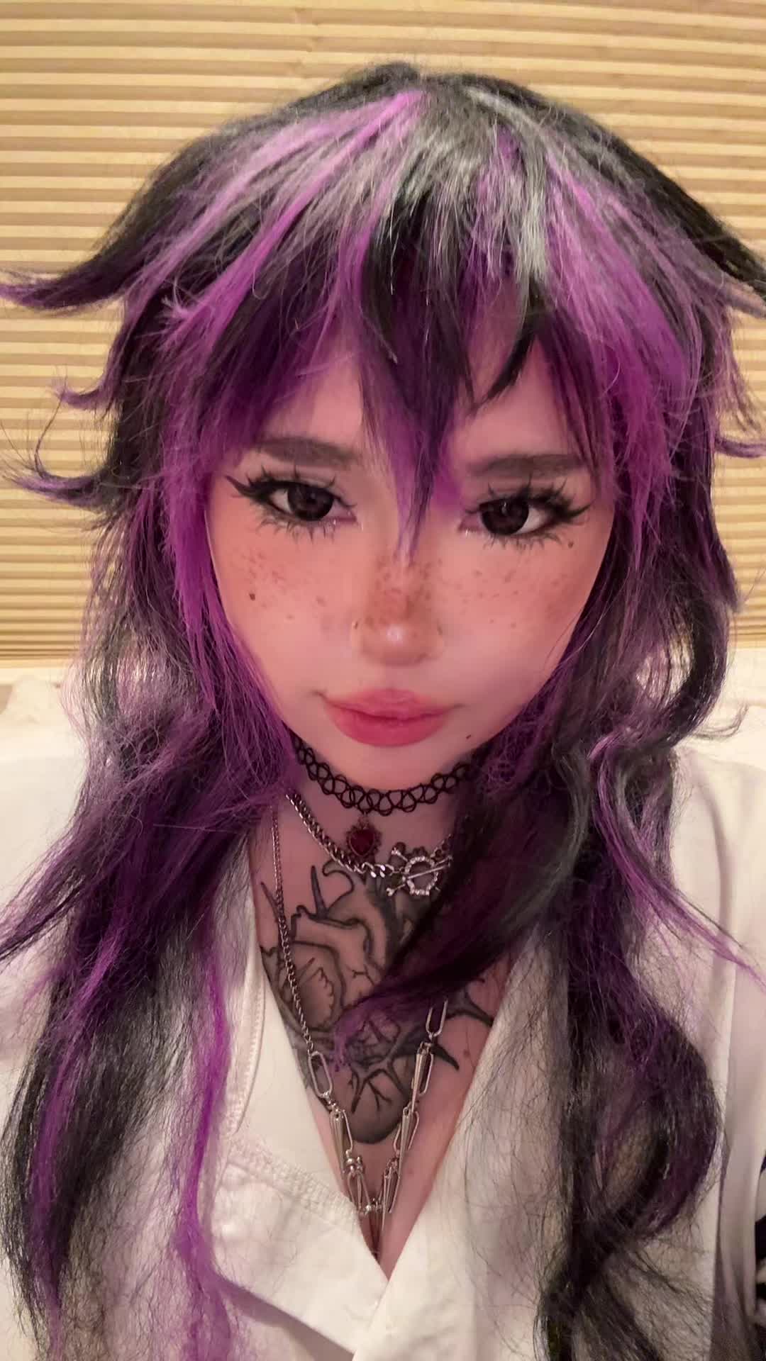 @venomous_dolly