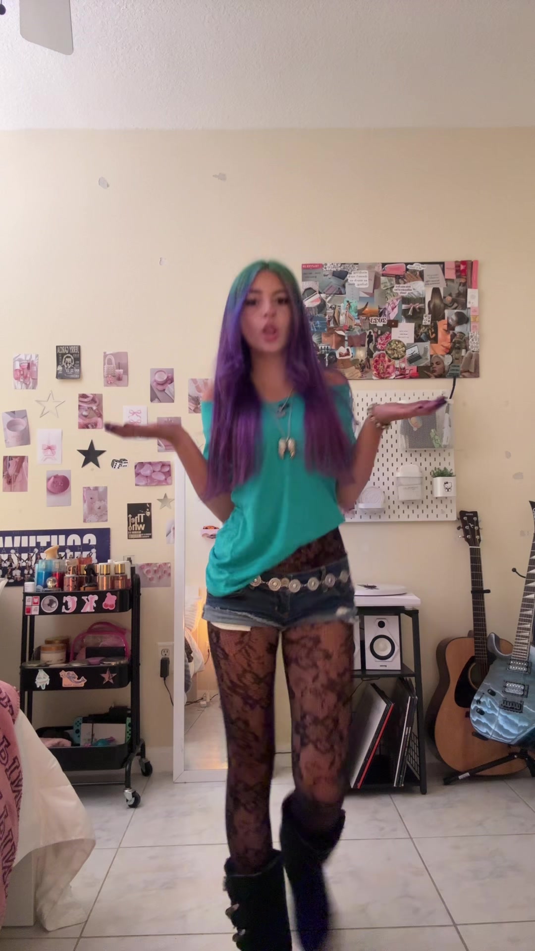 @khlo