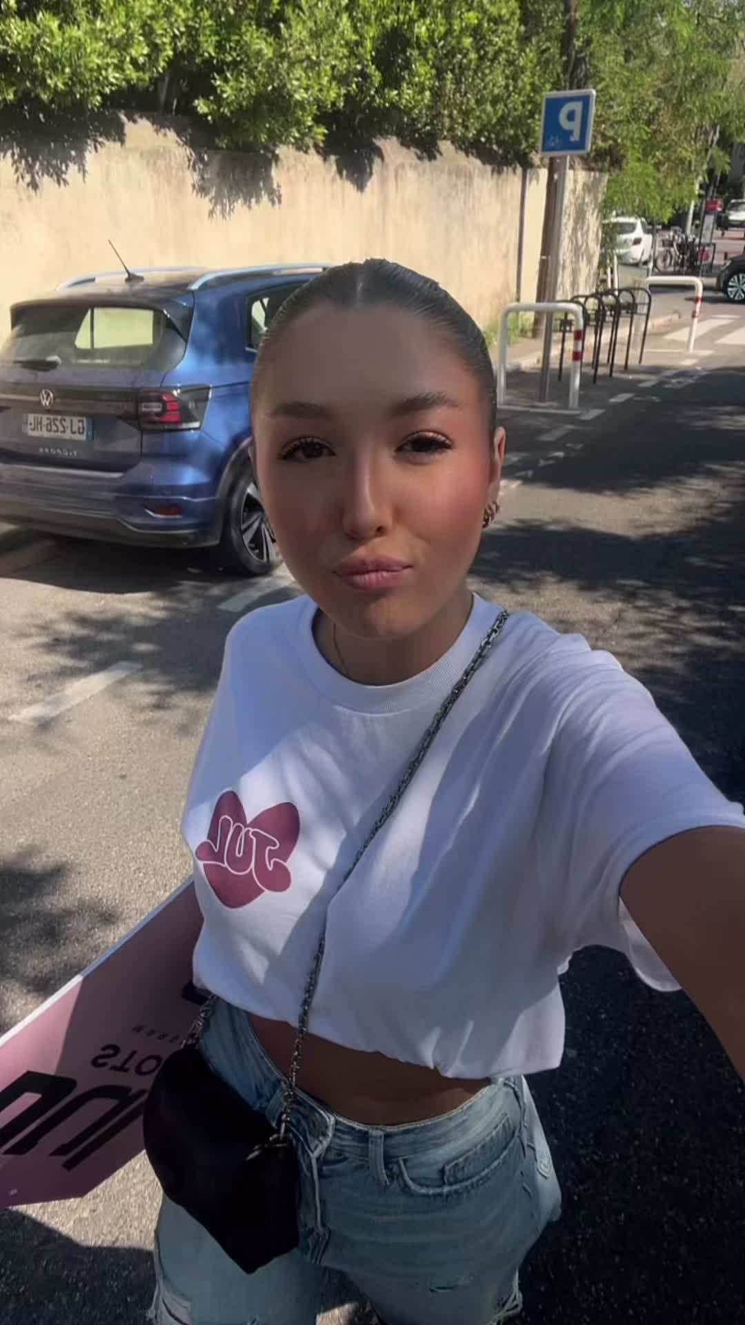 @LV