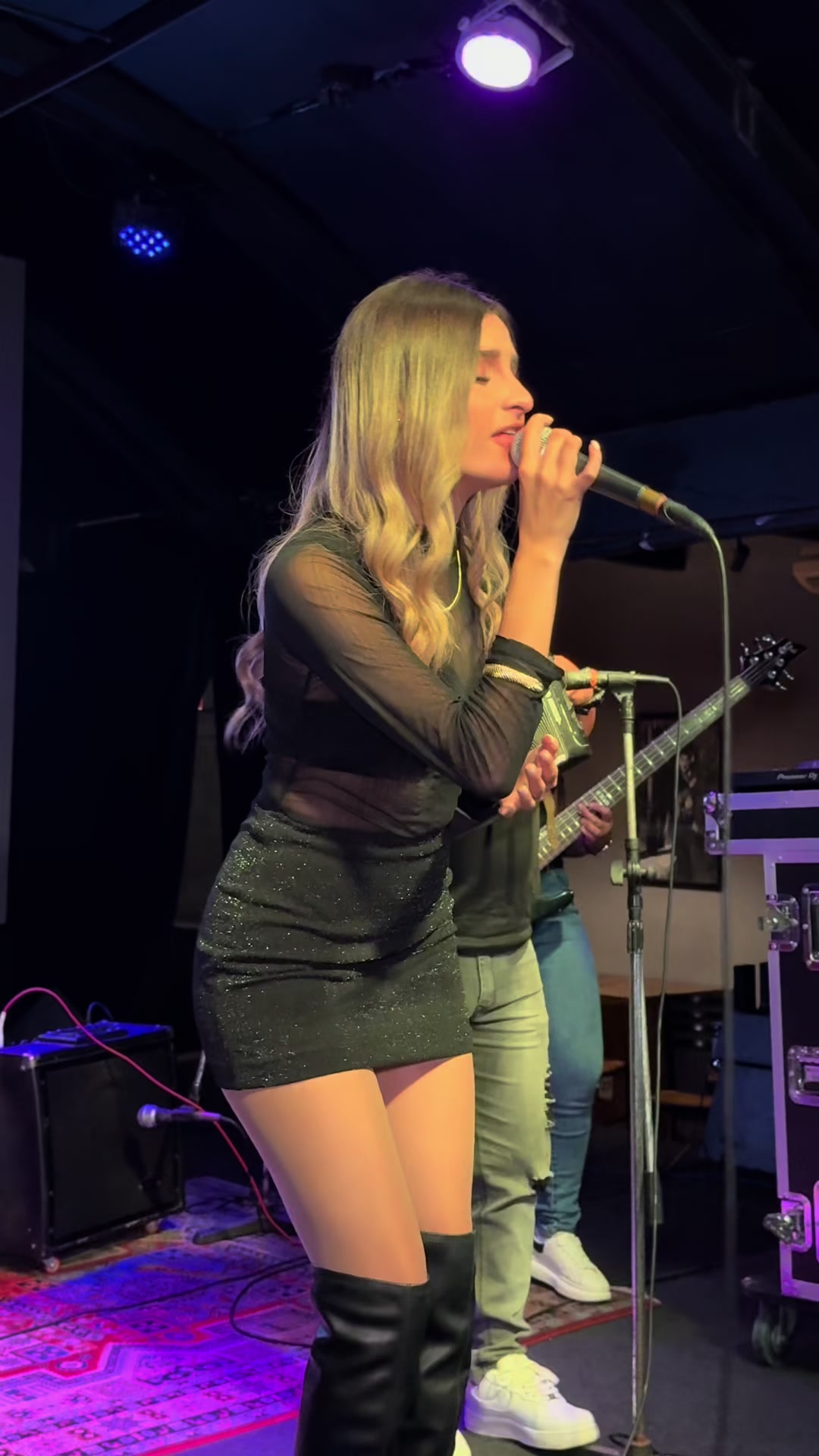 @Niki Unda🎤
