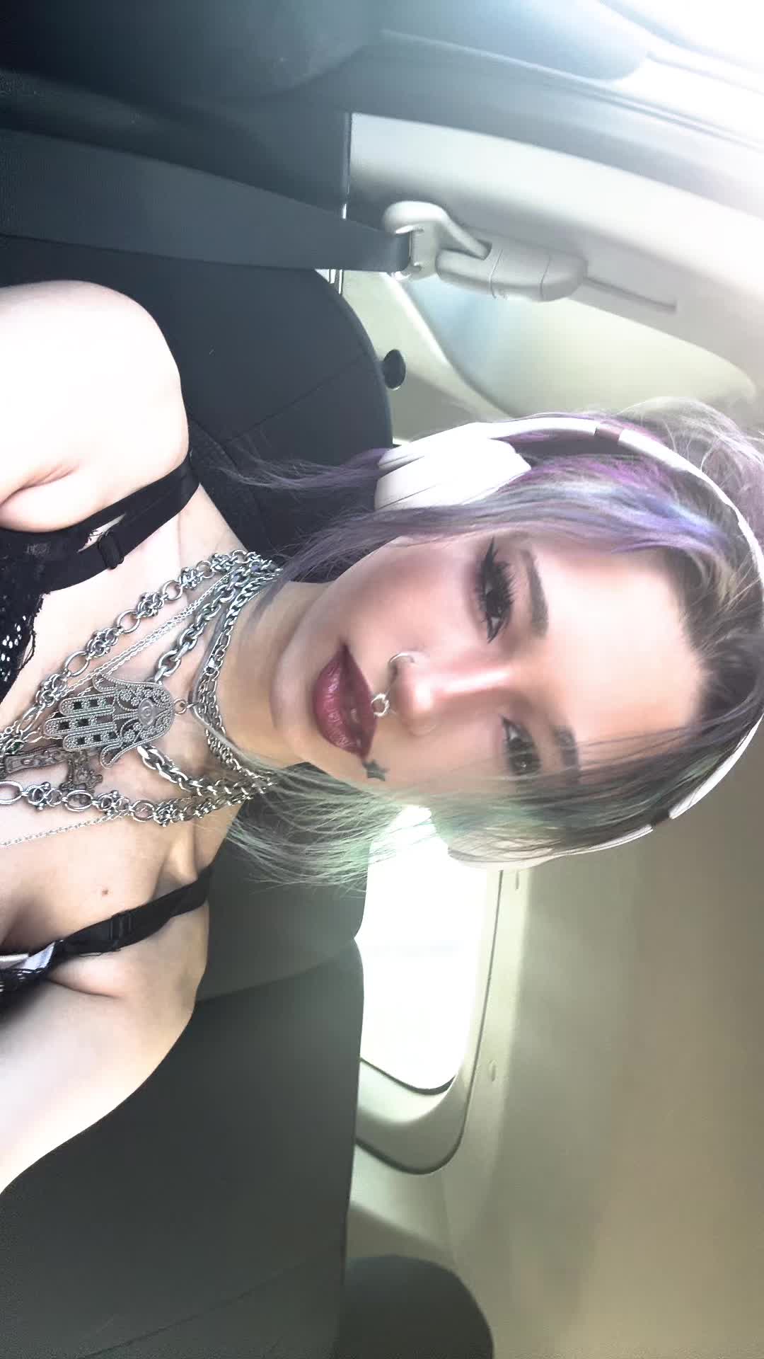 @strawberrii<3