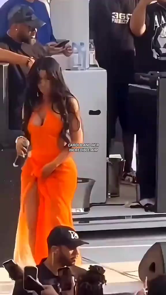 @FAN OF CARDI❣️👑💜