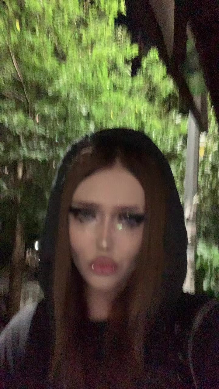 @🦄