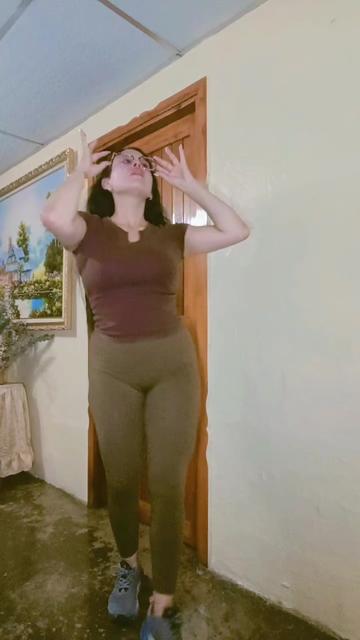 @Leonela Viloria👑
