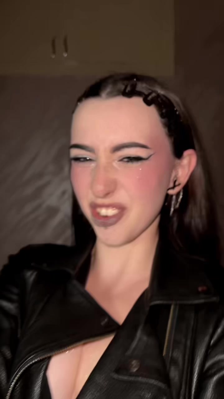 @freakiiielf