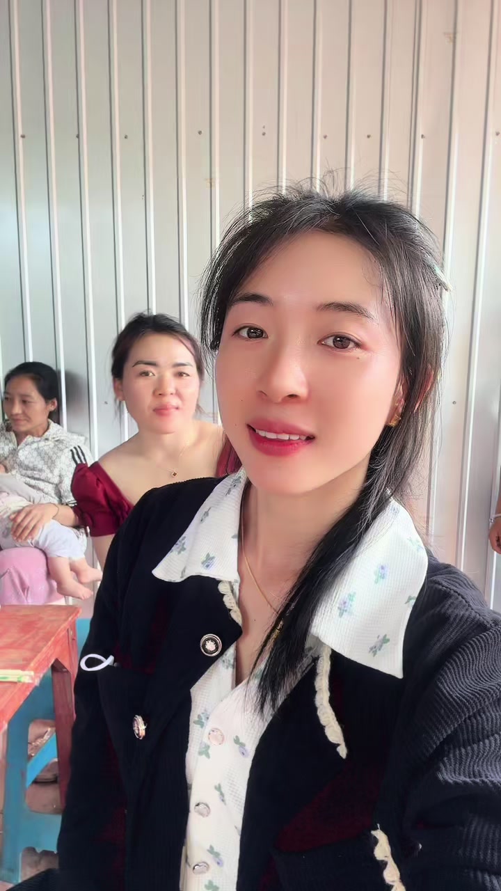 @ເຟສJoyLaojoung钟菲菲🥳📦🇨🇳🛍️👗