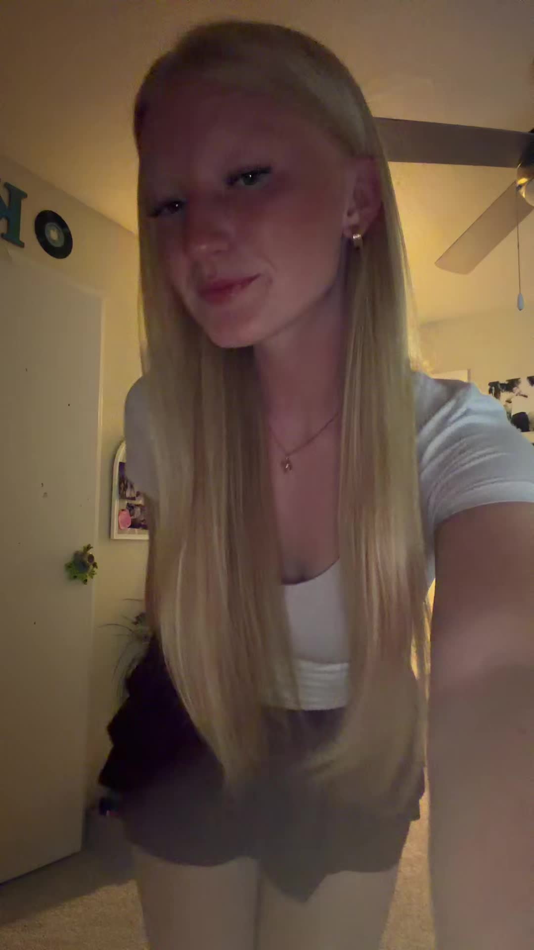 @kelsie