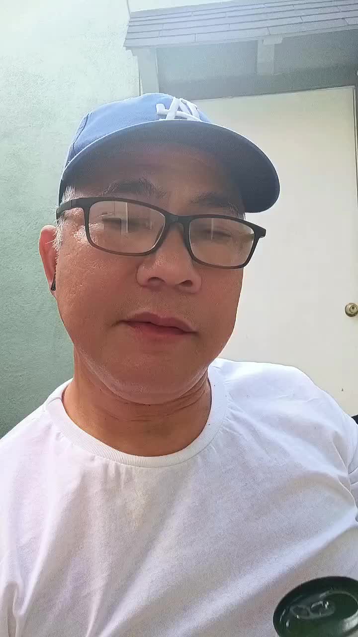 @Kneeroh