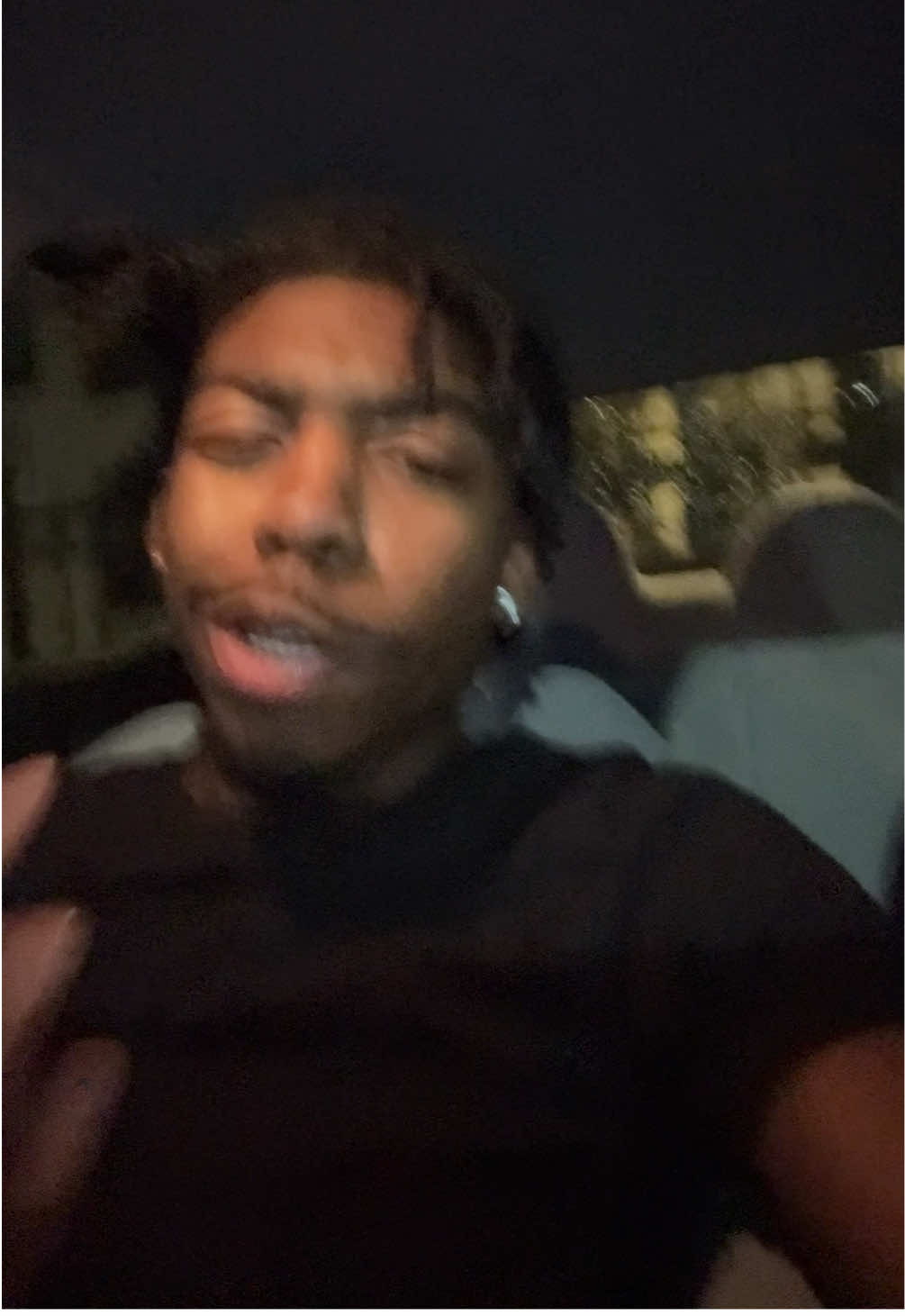 @￼