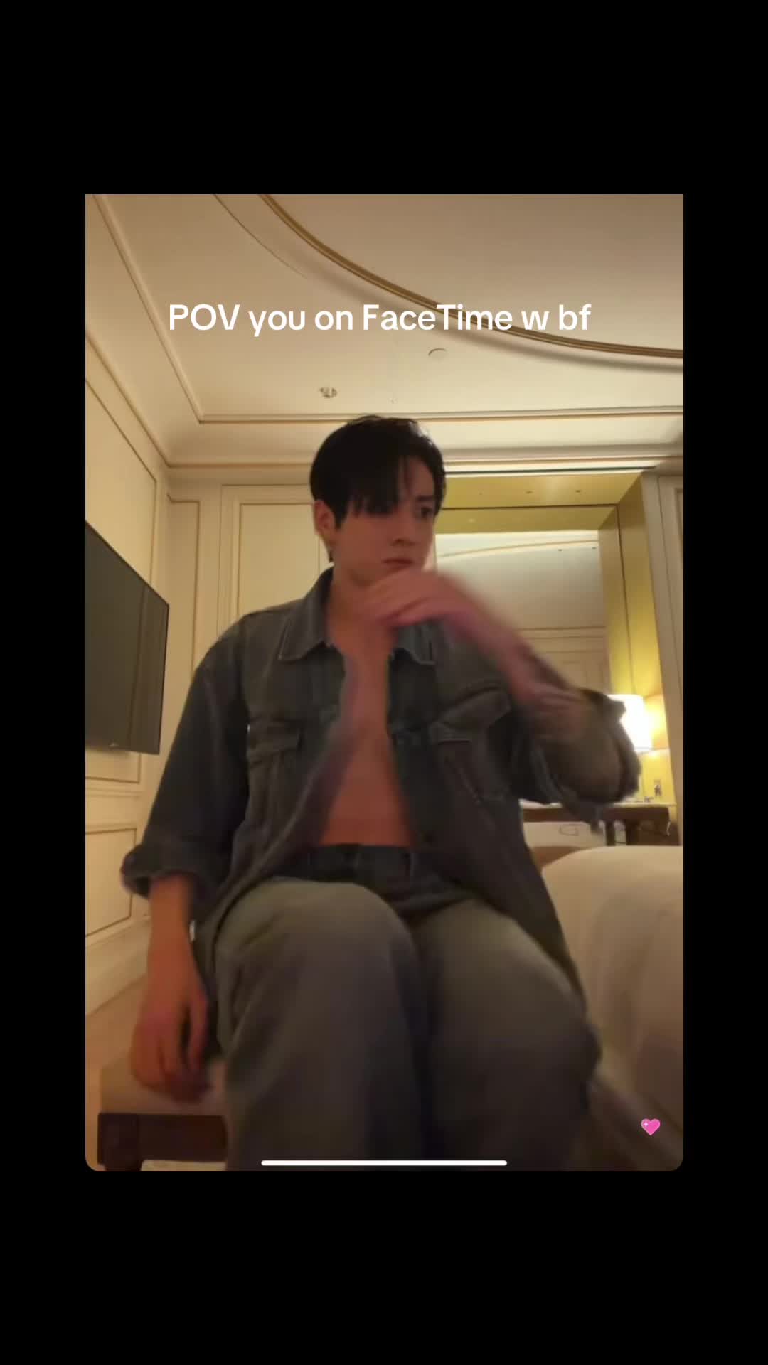 @moonchild⁷ i hi5 Jin😭💜