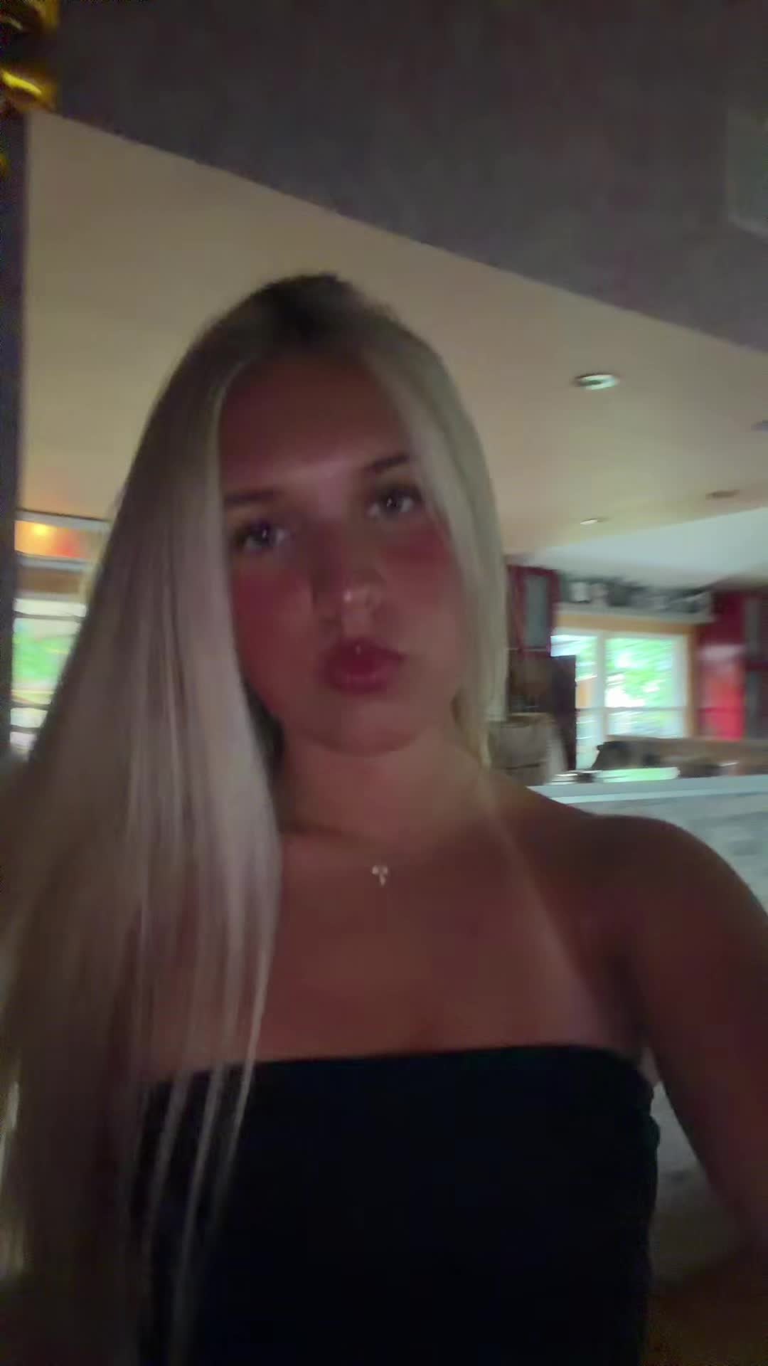 @caroline