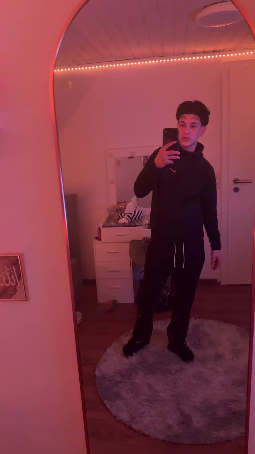 @Adnan🍫🍫