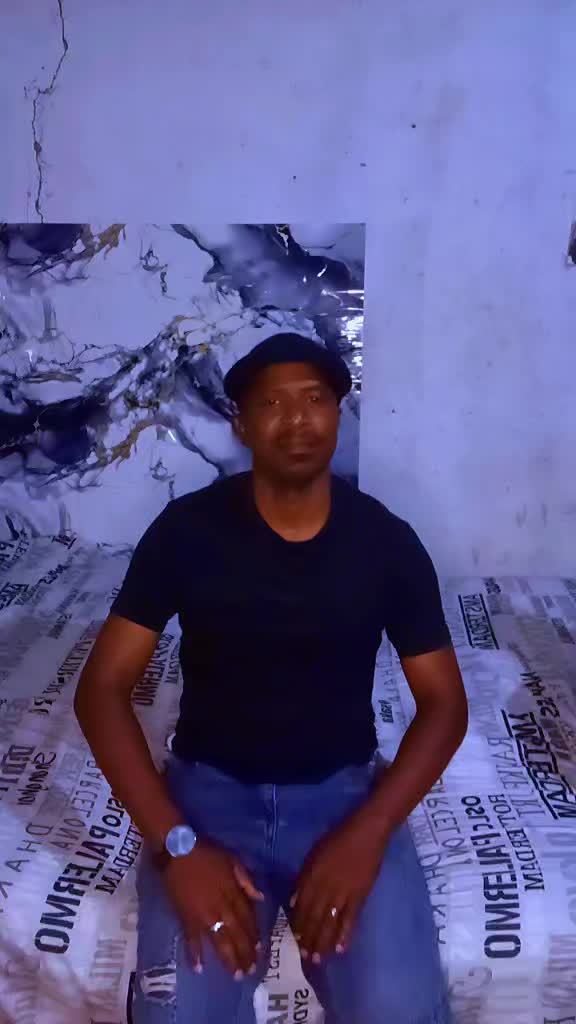 @ChucksWaMC🇧🇼🇿🇦