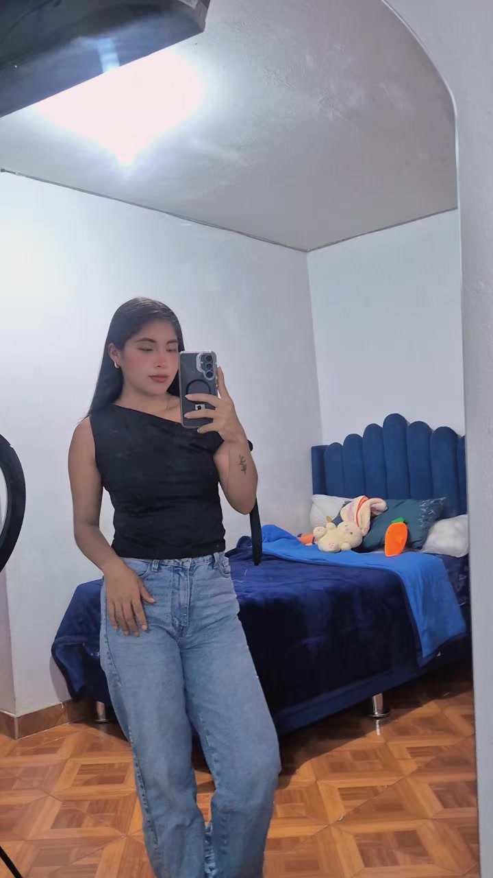@J E N I 💋.
