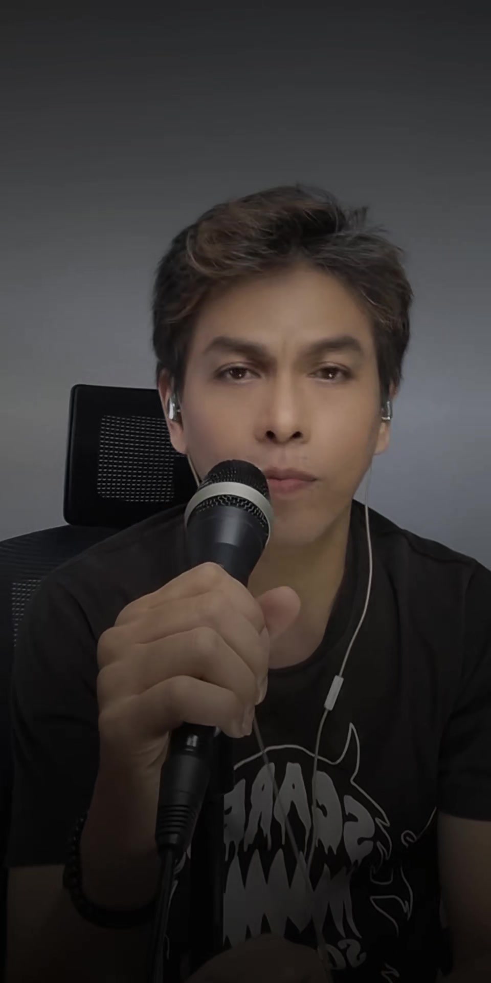 @Toni