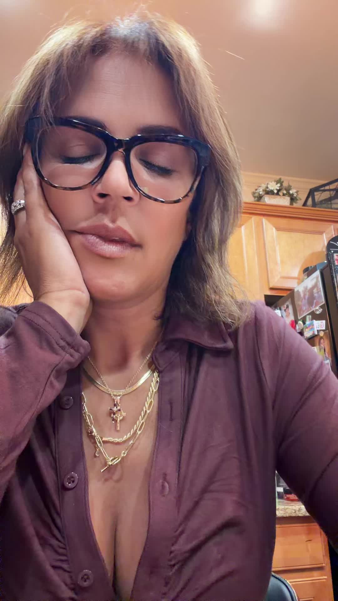 @Demi