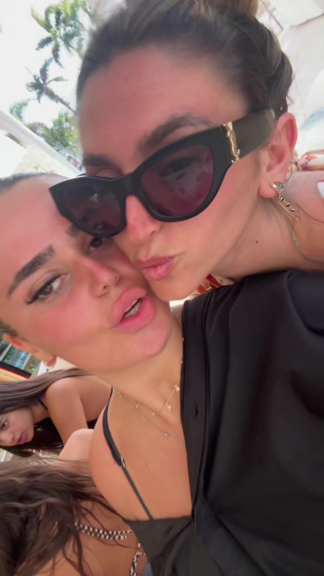 @chloecohen