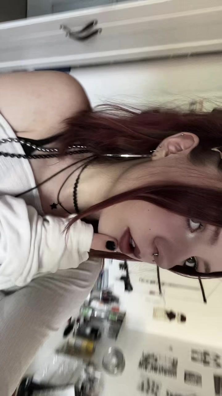 @Flo ☠︎︎