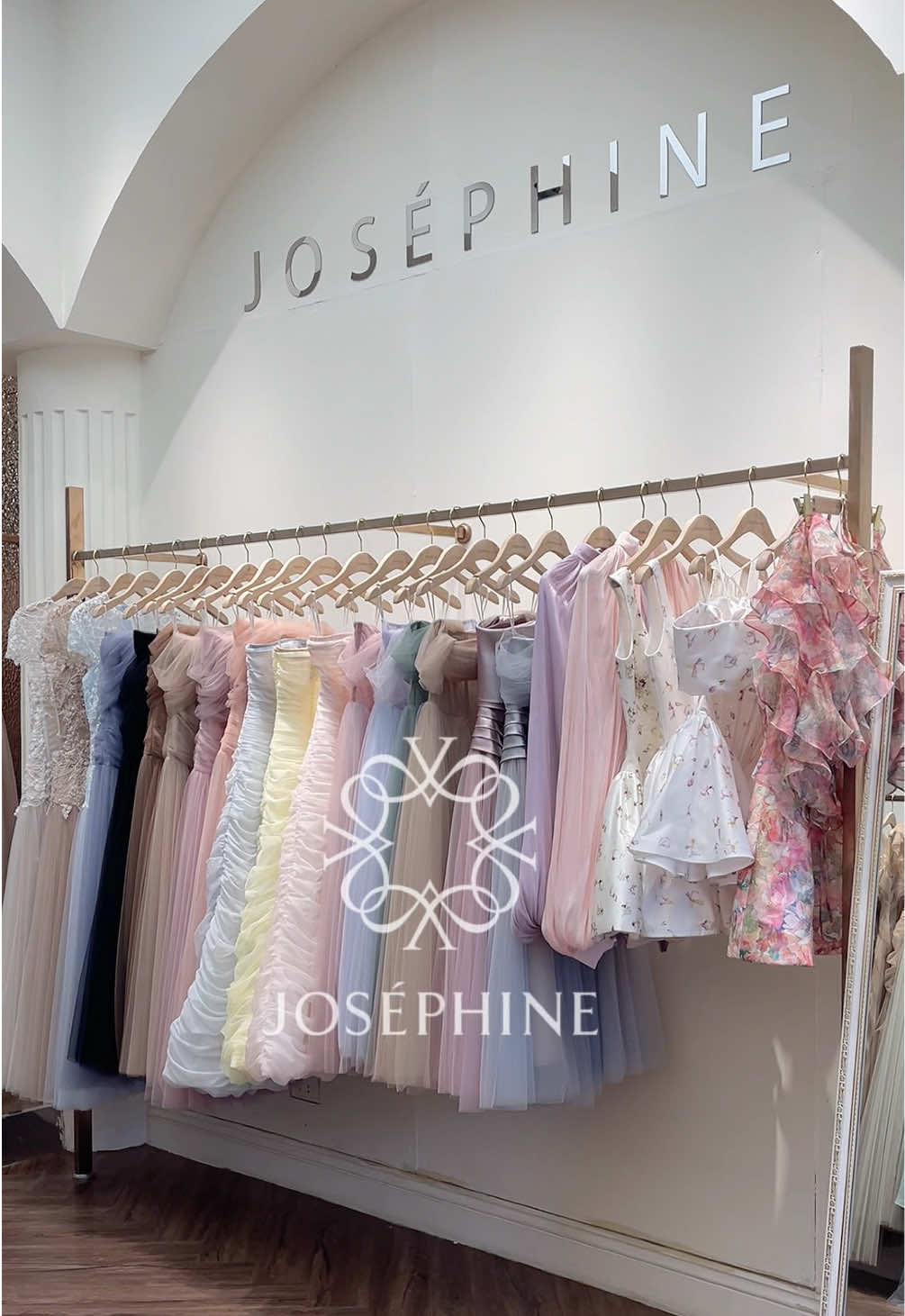 @JOSÉPHINE