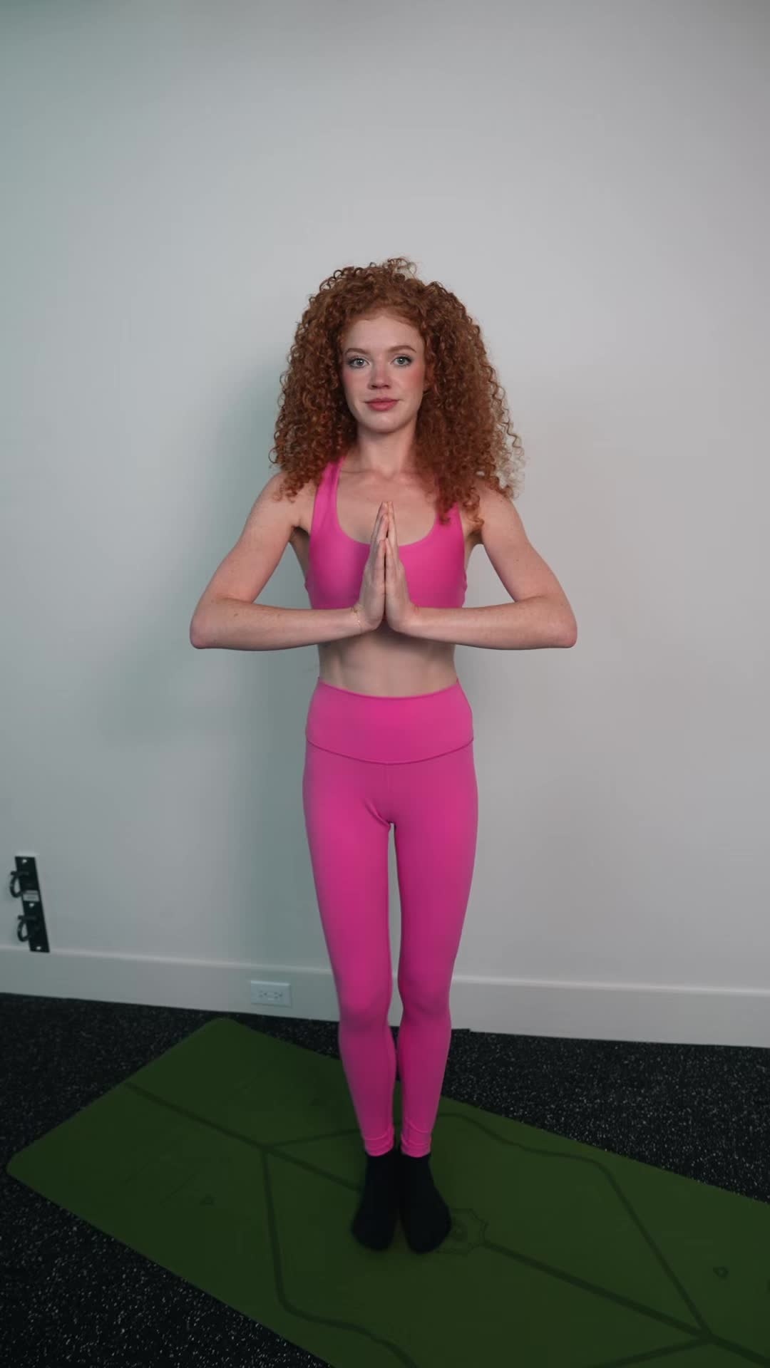 @lilredyoga