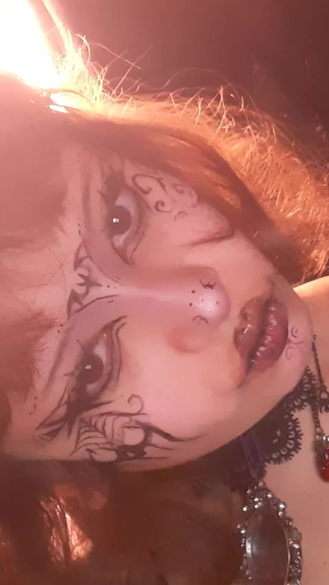 @👽🕷𝕬𝖗𝖎.🦇🕸🍷✝︎♱✟⚰️