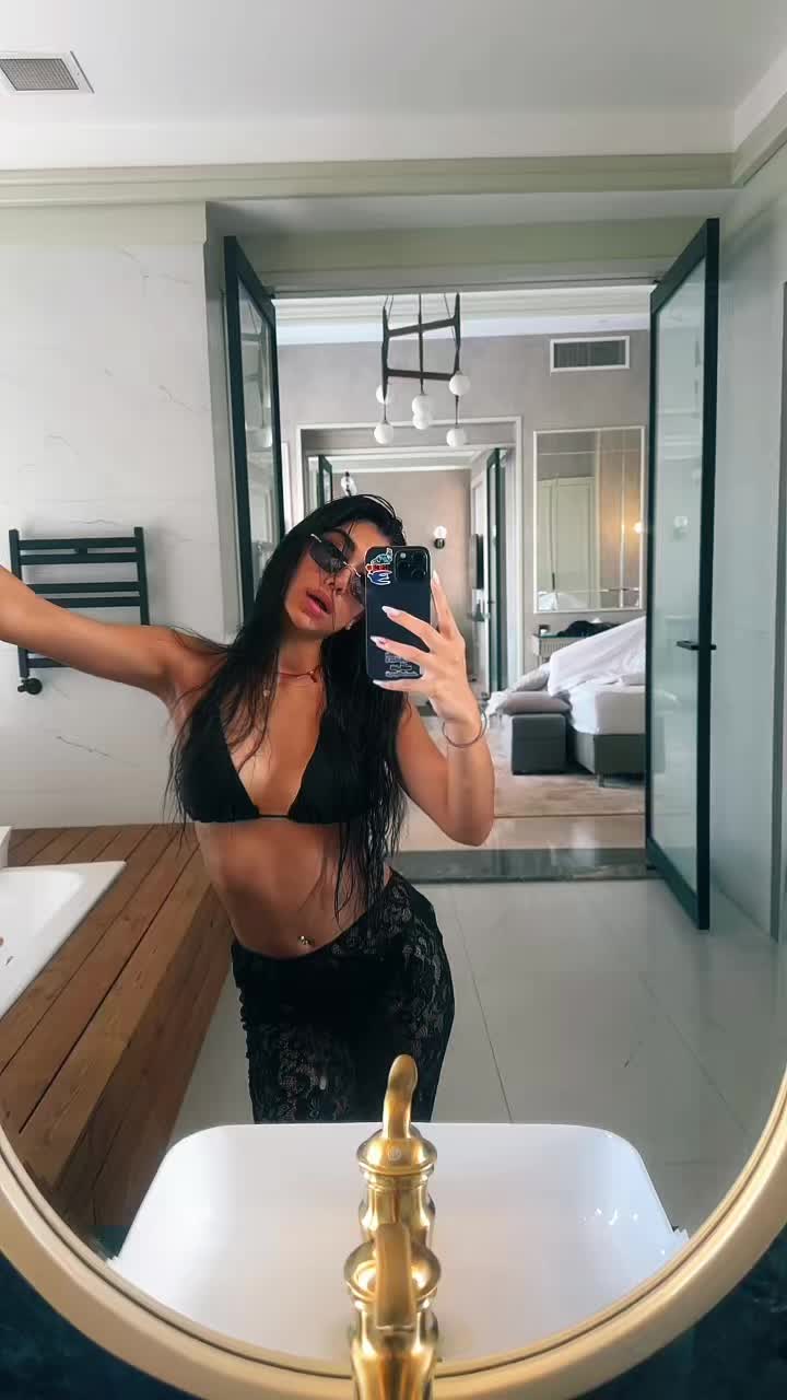 @roozhiina