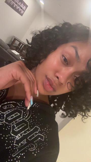 @Trin😚